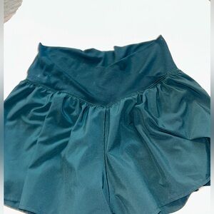 Arie shorts turquoise blue